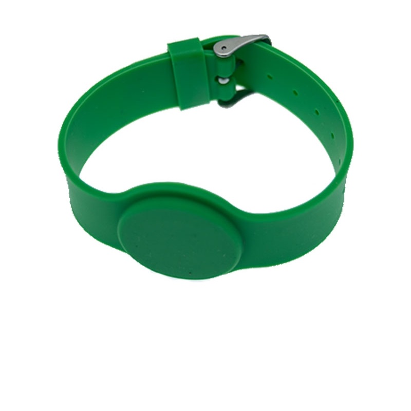 Bilde av Green wristband 13.56 1KB Adjustable strap. 70105016 (DE,SE,NO,FI,RO,PL)